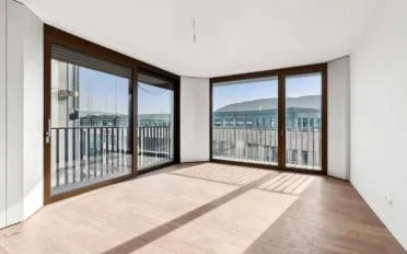 Renovierte 4-Zimmer-Wohnung im ruhigen Florissant, Bild 2 von 3
